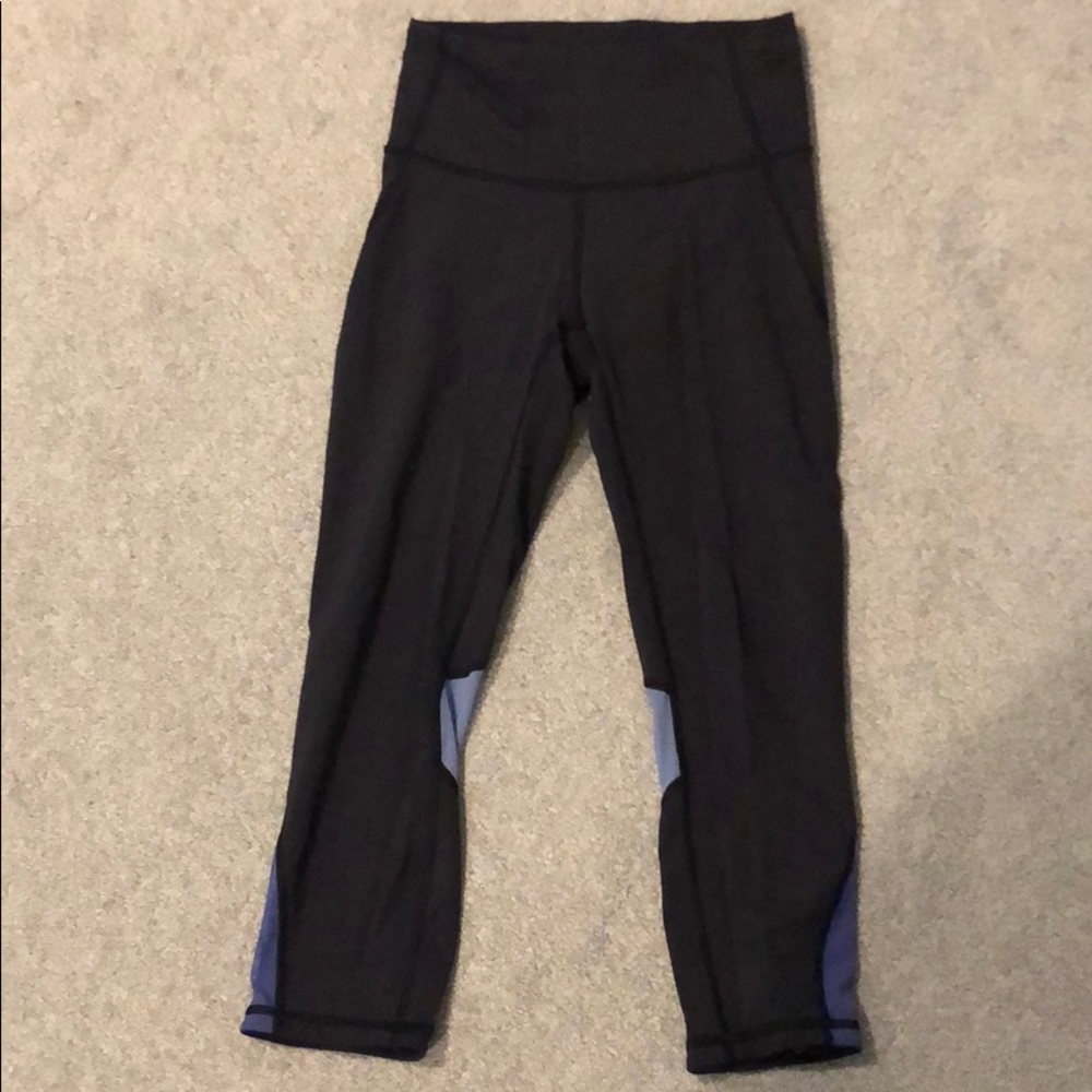 very rare 23 in lululemon crops